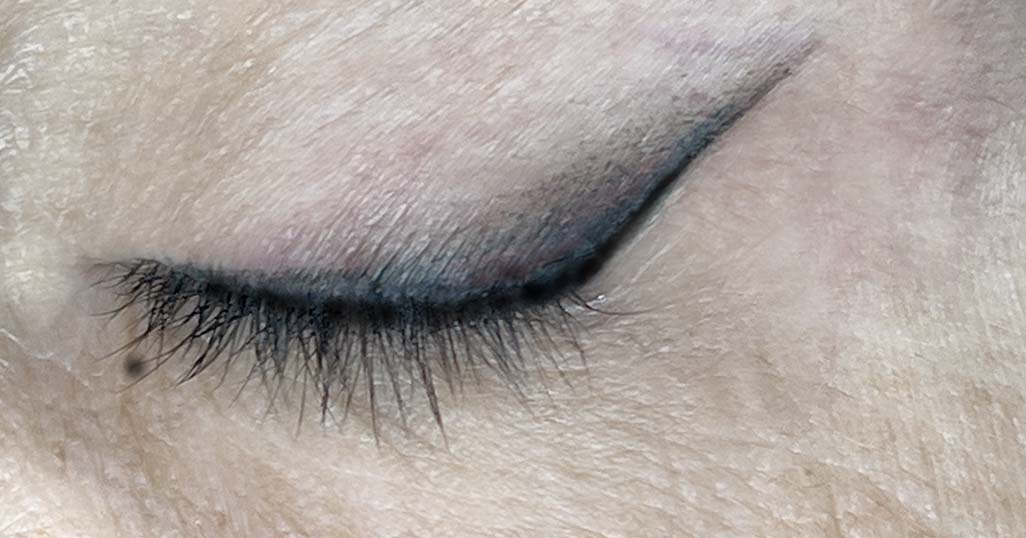 arreglar-mejorar-eyeliner-mal-hecho